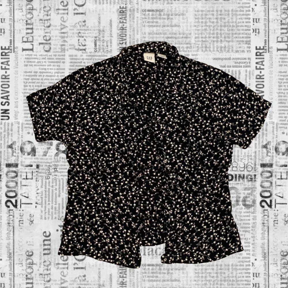 Vintage GAP black & white floral short sleeve button up shirt